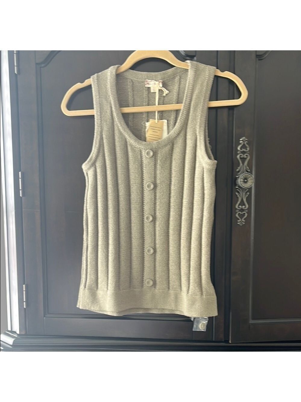 Cozy Ribbed Sweater Vest - Picture 4 of 10